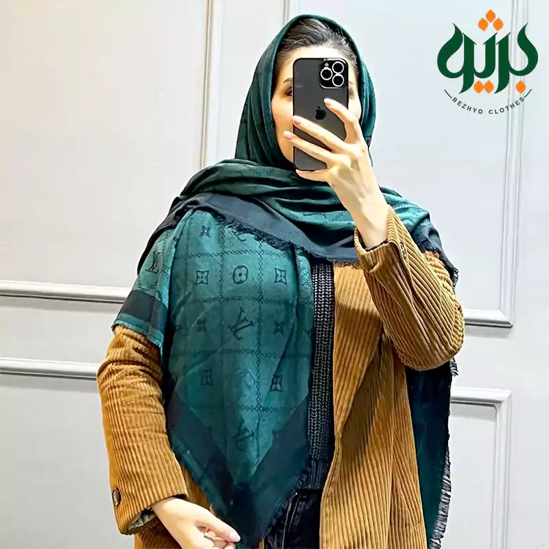 روسری ژاکارد طرح مارک قواره ۱۴۰ وارداتی رنگ سبز بسیار خوشرنگ