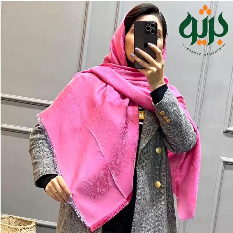 روسری شاین دار طرح پوست ماری قواره ۱۴۰