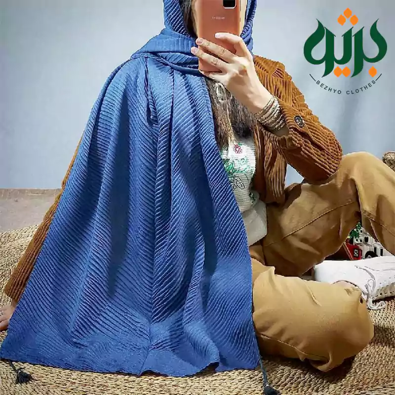شال پلیسه منگوله‌ دار بسیار سبک و مناسب فصل گرم سال