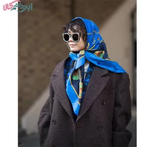 ست کردن شال و روسری آبی در ترکیب با مشکی